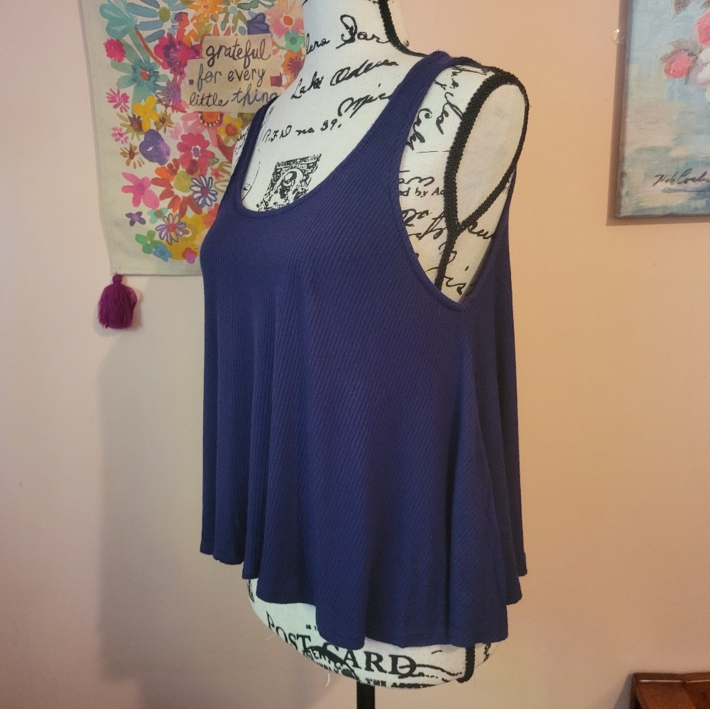 Lucy Paris Women's Navy Blue Swing Sleeveless Top, Soft & Stretchy, EUC, Size M